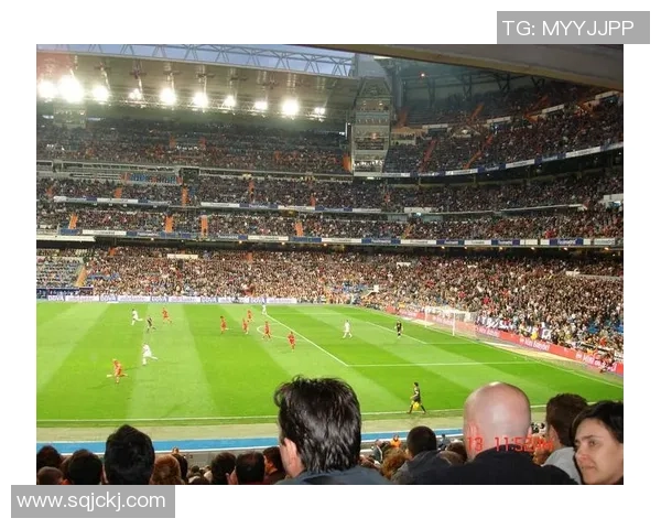 时光定格绿茵记忆历代足球巨星珍贵合影全景展