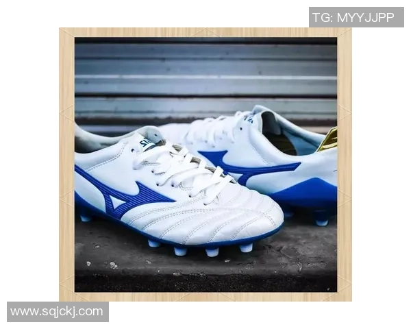 足球明星足下风采：球鞋背后的故事与技术创新解析