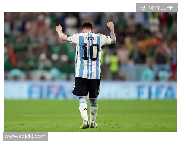 足球历史上最帅的球星是谁 探索魅力与球技并存的传奇人物